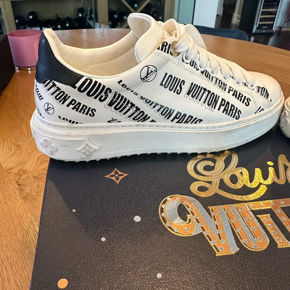 Louis Vuitton 100% Authentic Time Out White and Black Logo Sneakers Size 37 - Picture 2 of 5